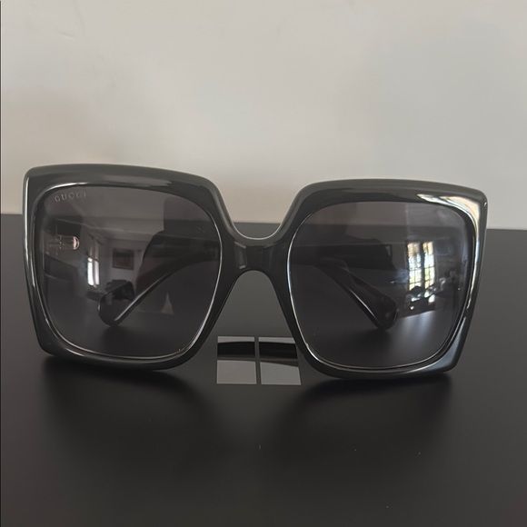Gucci Accessories - Gucci Black Oversized Sunglasses with Bold Frame